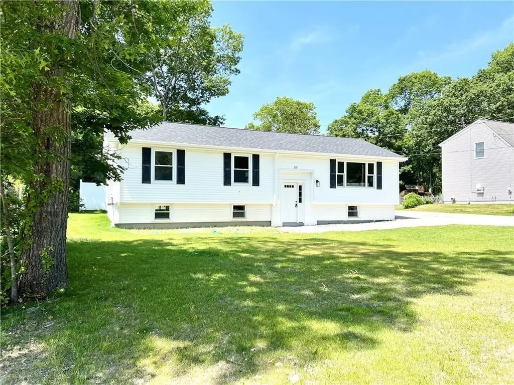 137 Crandall Road Tiverton RI 02878
