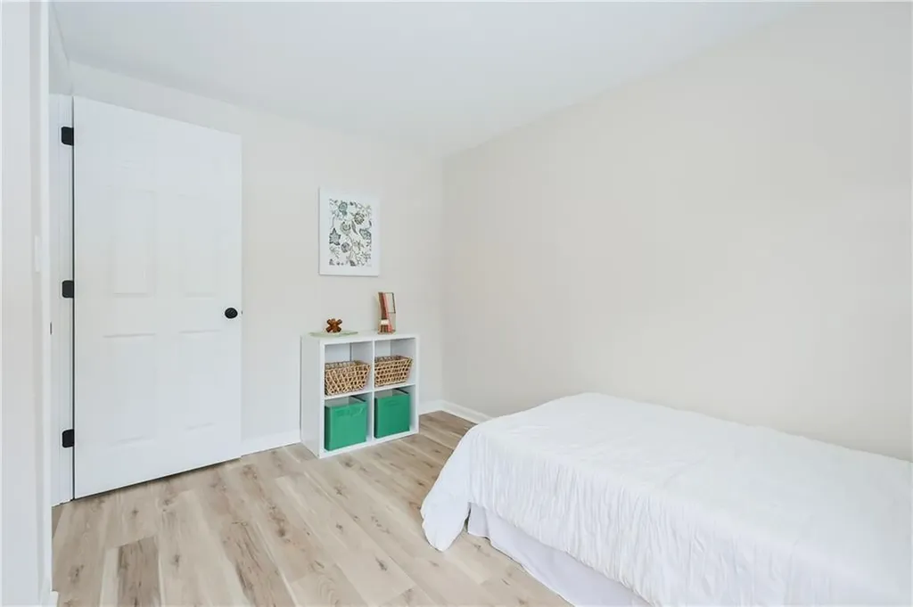 137 Crandall Road Tiverton RI 02878