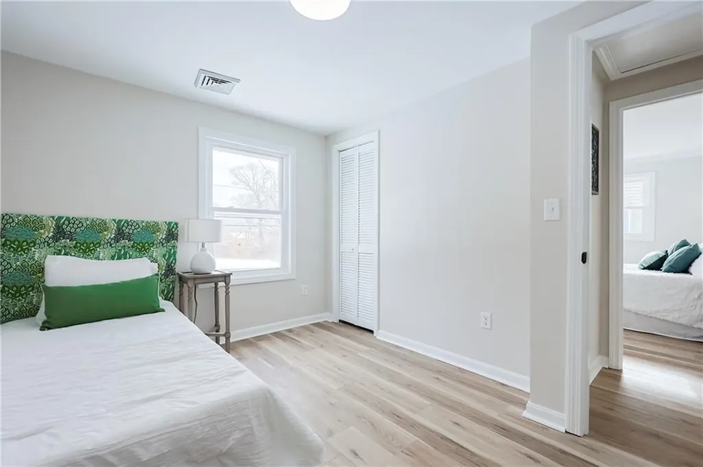 137 Crandall Road Tiverton RI 02878