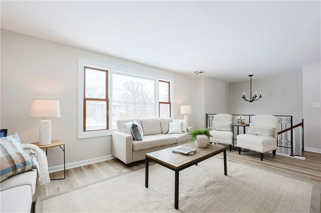 137 Crandall Road Tiverton RI 02878