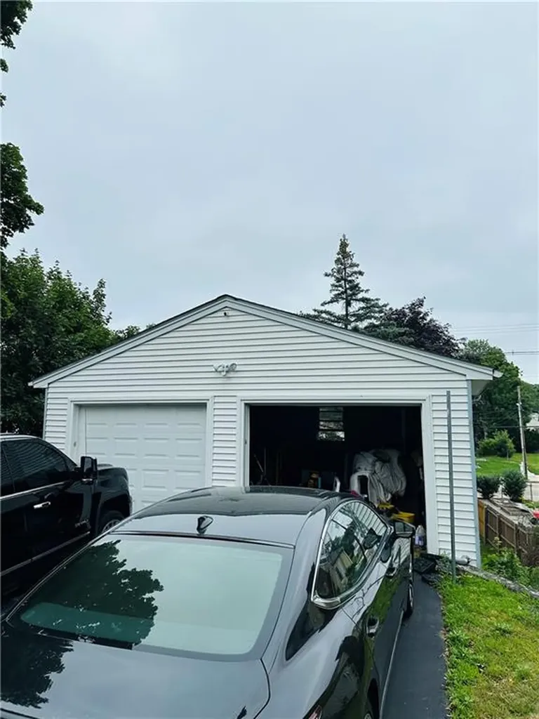 98 Putnam Pike Johnston RI 02919