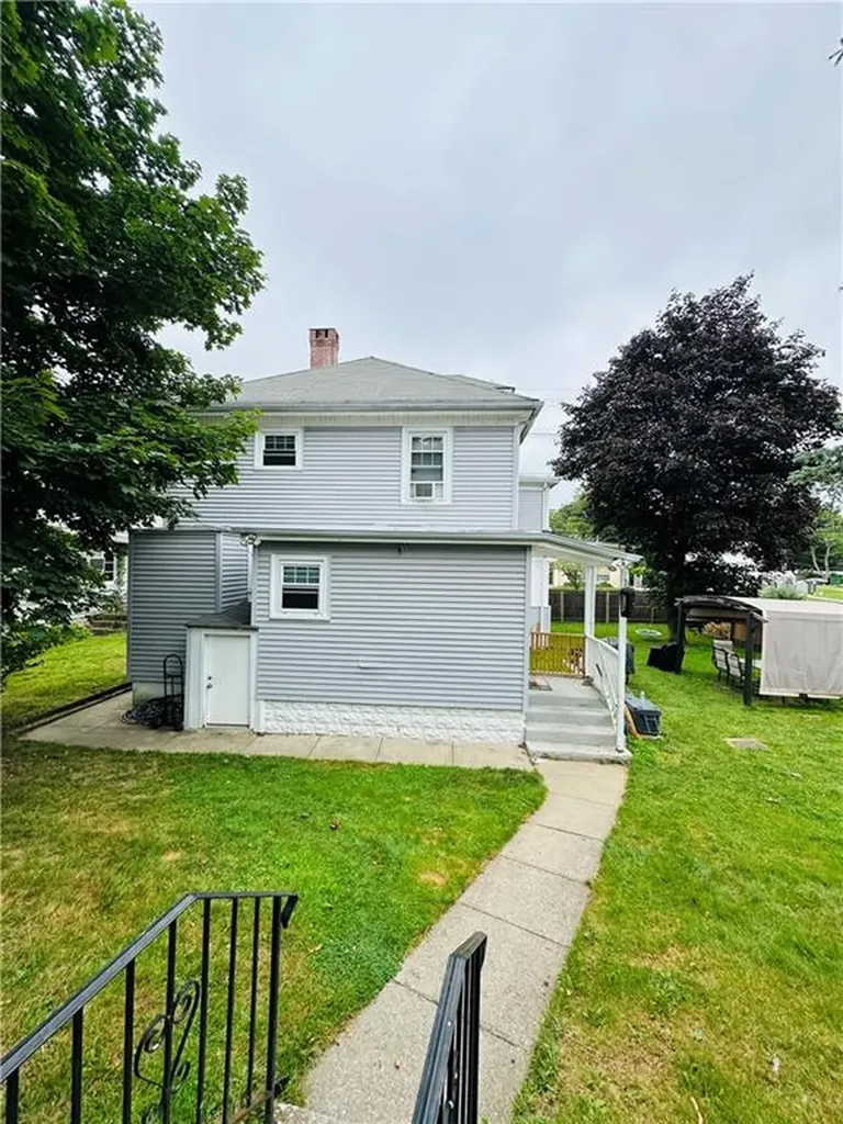 98 Putnam Pike Johnston RI 02919