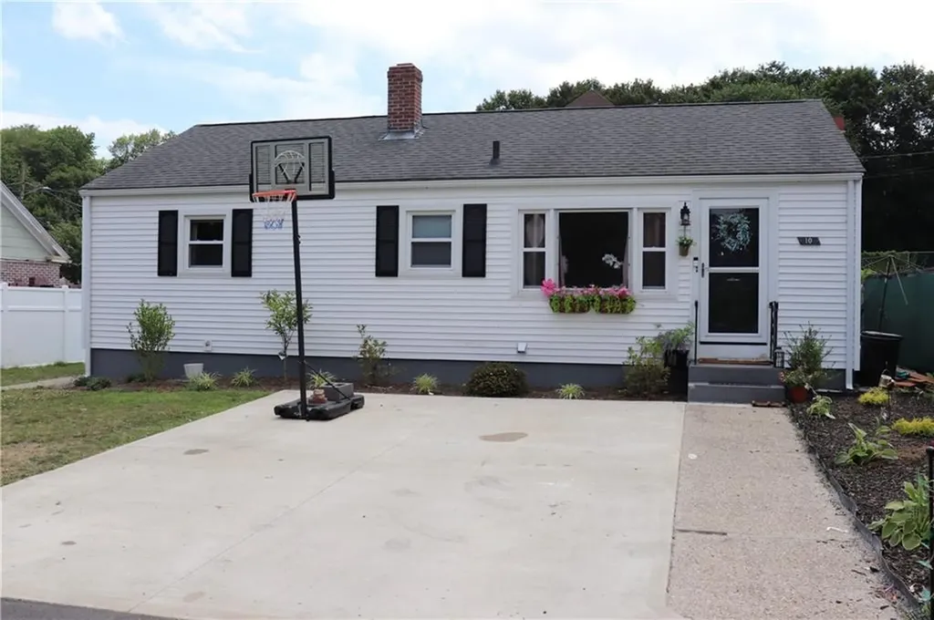 10 Park Way Lincoln RI 02838