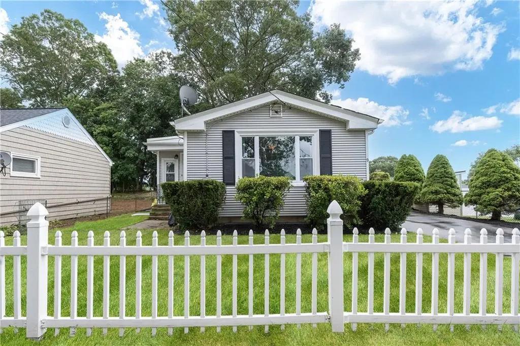 9 Pequot Avenue Cumberland RI 02864