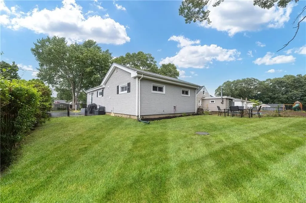 9 Pequot Avenue Cumberland RI 02864