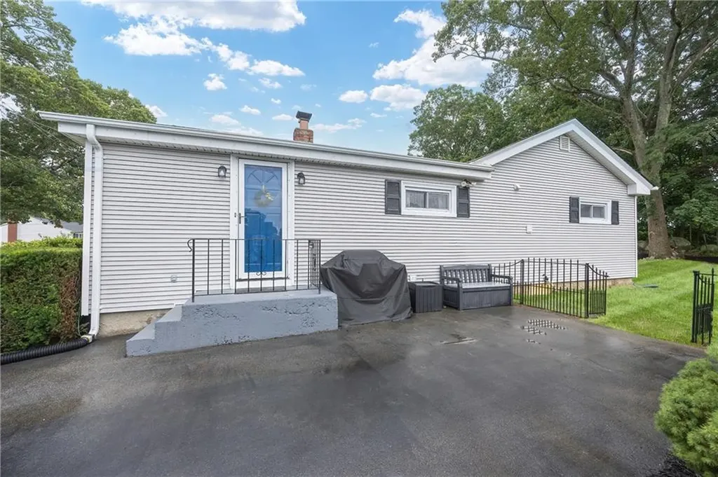 9 Pequot Avenue Cumberland RI 02864