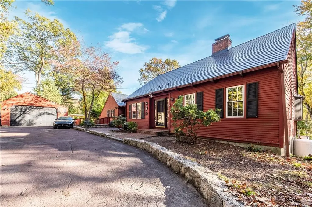 584 Division Road East Greenwich RI 02818