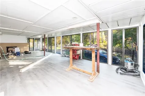 584 Division Street East Greenwich RI 02818