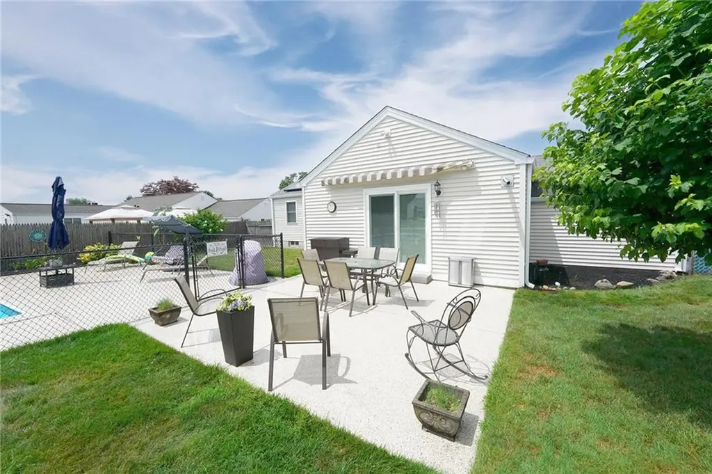 14 Willow Drive Cranston RI 02920