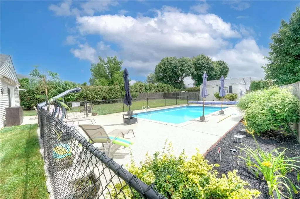 14 Willow Drive Cranston RI 02920