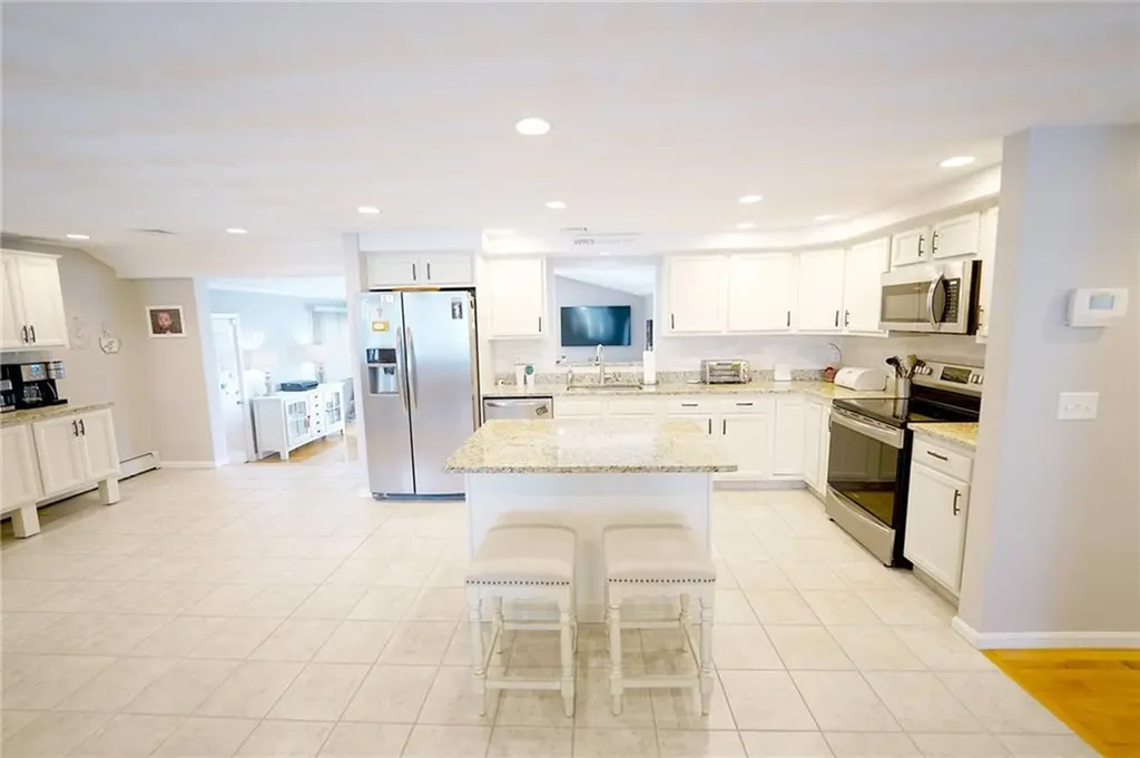 14 Willow Drive Cranston RI 02920