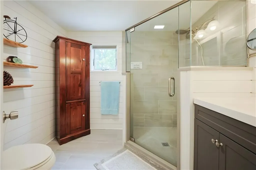 15 Terrace Drive Bristol RI 02809