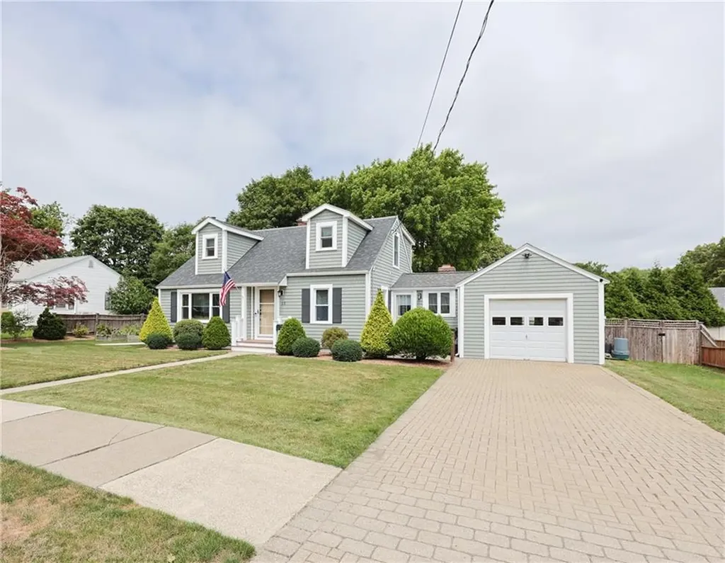 15 Terrace Drive Bristol RI 02809