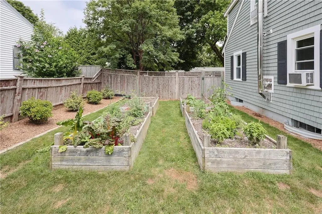 15 Terrace Drive Bristol RI 02809