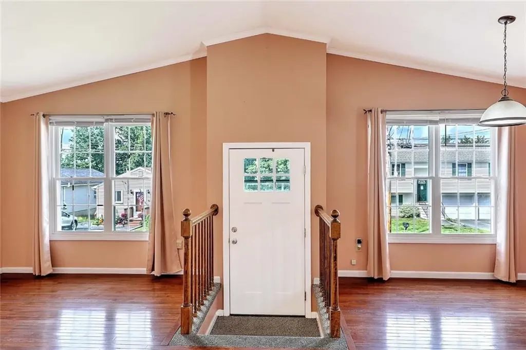 28 Plant Street Cumberland RI 02864