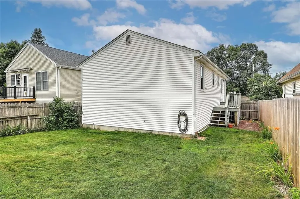 28 Plant Street Cumberland RI 02864