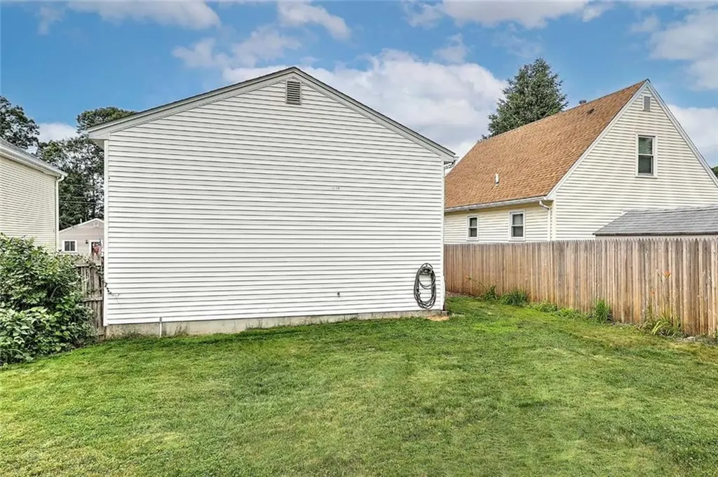 28 Plant Street Cumberland RI 02864