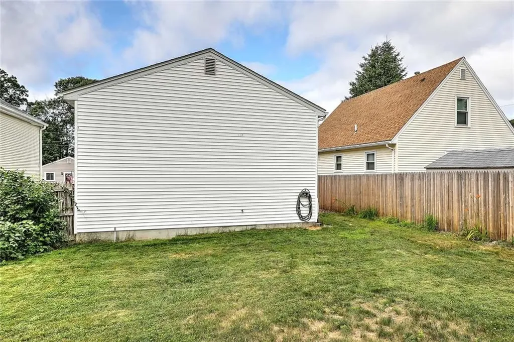 28 Plant Street Cumberland RI 02864