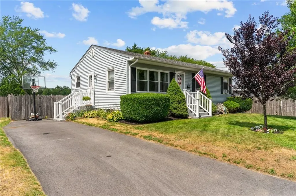 17 Linwood Drive Coventry RI 02816