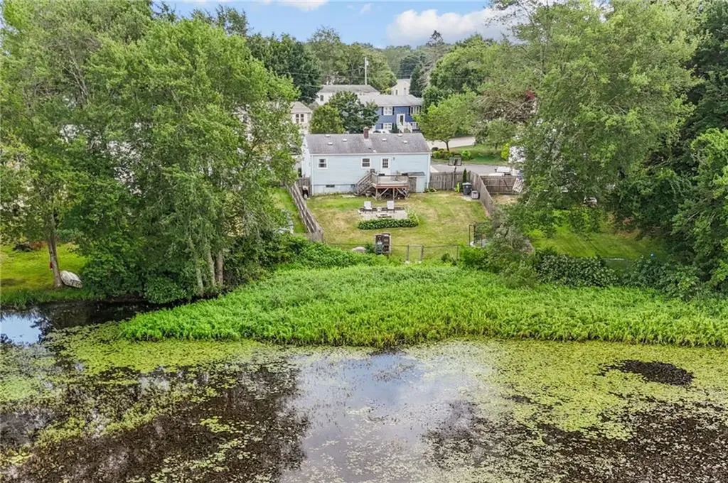 17 Linwood Drive Coventry RI 02816