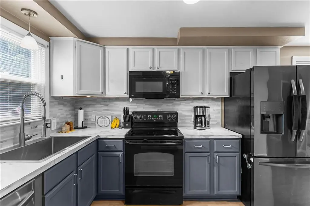 17 Linwood Drive Coventry RI 02816