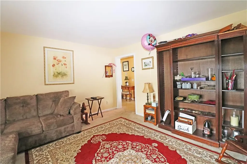 17 Metacomet Street Portsmouth RI 02871