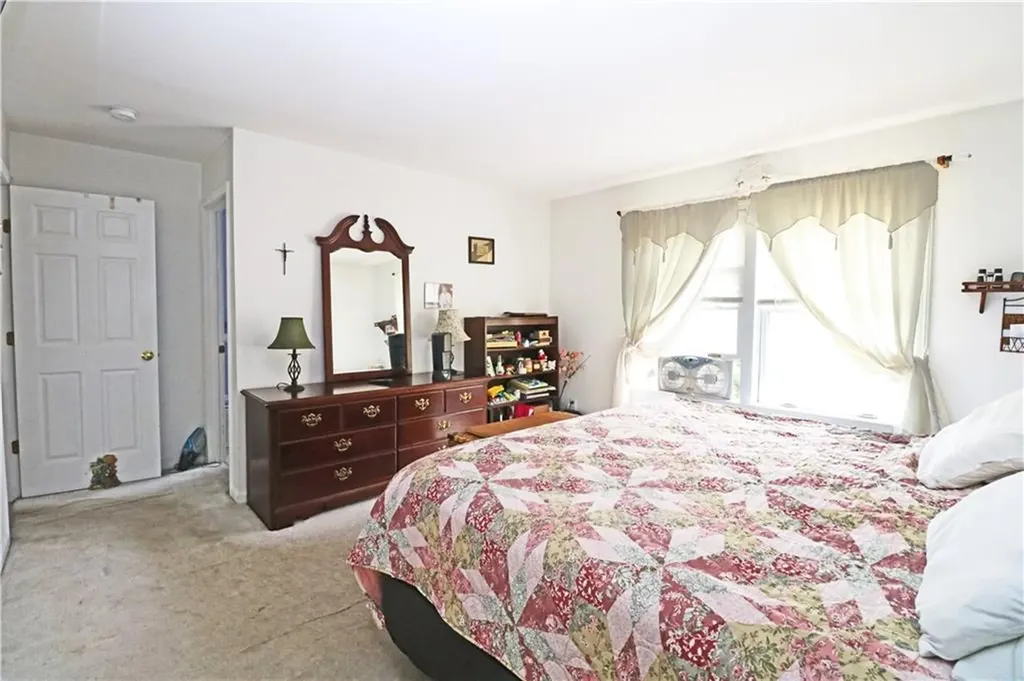 17 Metacomet Street Portsmouth RI 02871