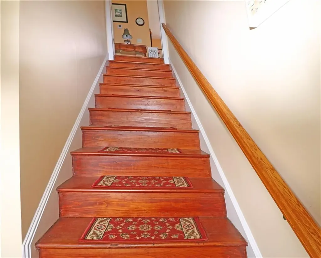 17 Metacomet Street Portsmouth RI 02871