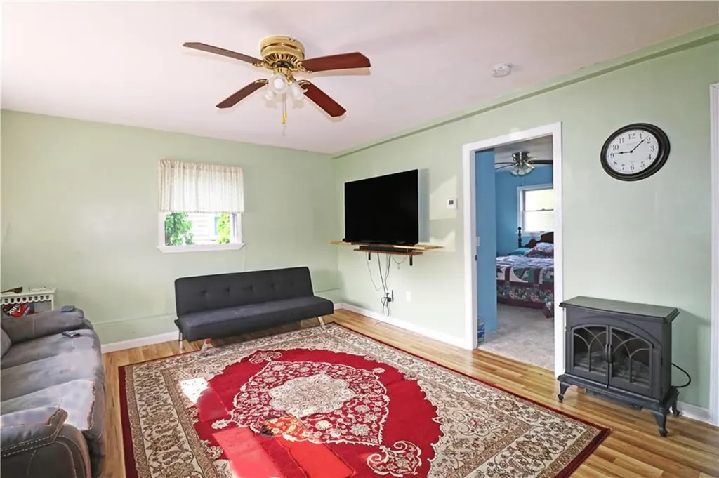 17 Metacomet Street Portsmouth RI 02871