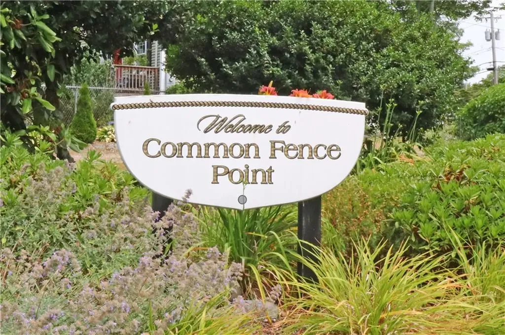 17 Metacomet Street Portsmouth RI 02871