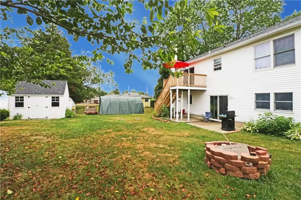 17 Metacomet Street Portsmouth RI 02871