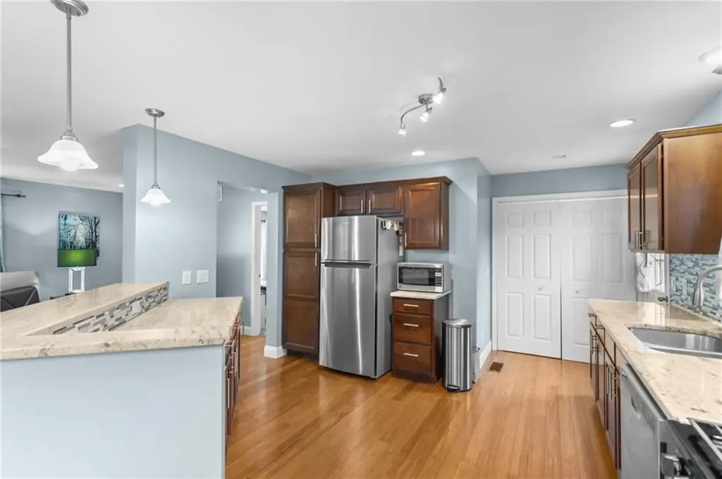 11 Eric Court Portsmouth RI 02871
