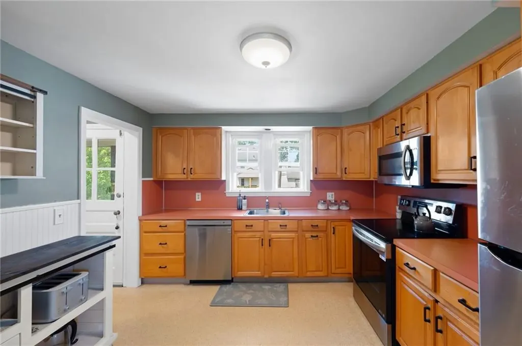167 Canonchet Avenue Warwick RI 02888