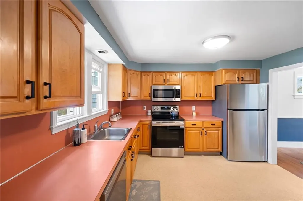 167 Canonchet Avenue Warwick RI 02888