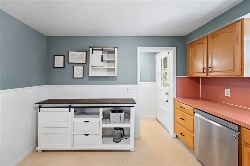 167 Canonchet Avenue Warwick RI 02888
