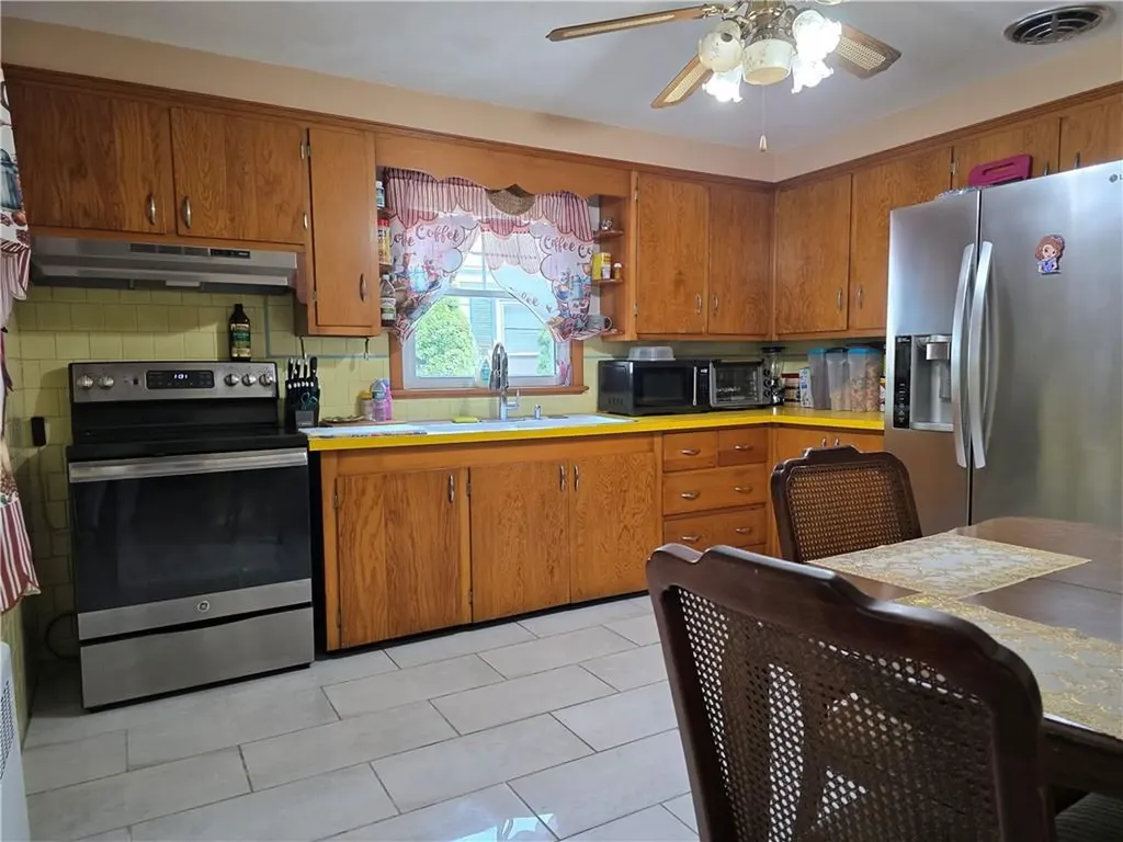 178 Sisson Street Providence RI 02909