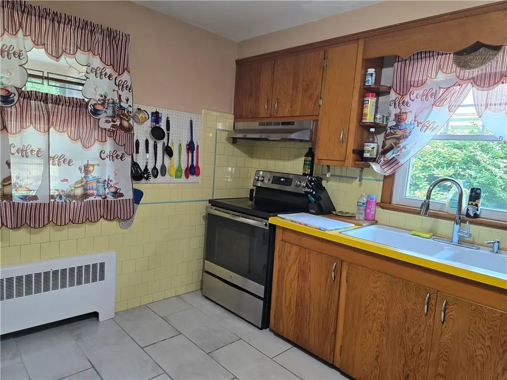 178 Sisson Street Providence RI 02909