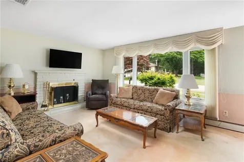 185 Sunnybrook Drive North Kingstown RI 02852