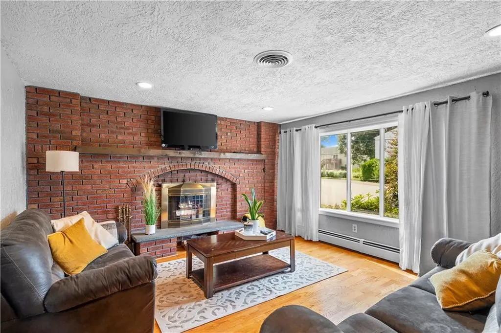 59 Columbus Avenue North Providence RI 02911