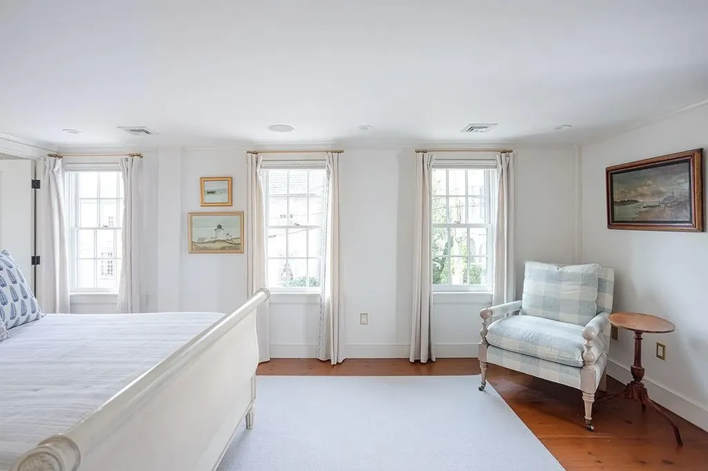 41 Elm Street Newport RI 02840