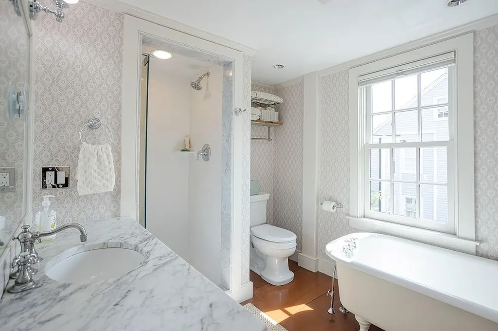 41 Elm Street Newport RI 02840