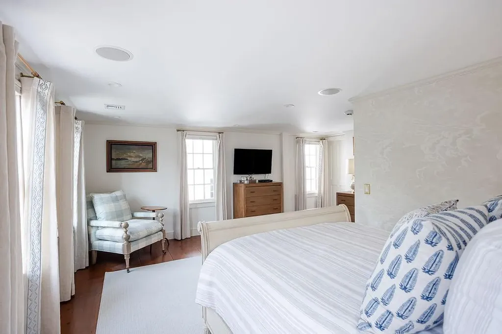 41 Elm Street Newport RI 02840