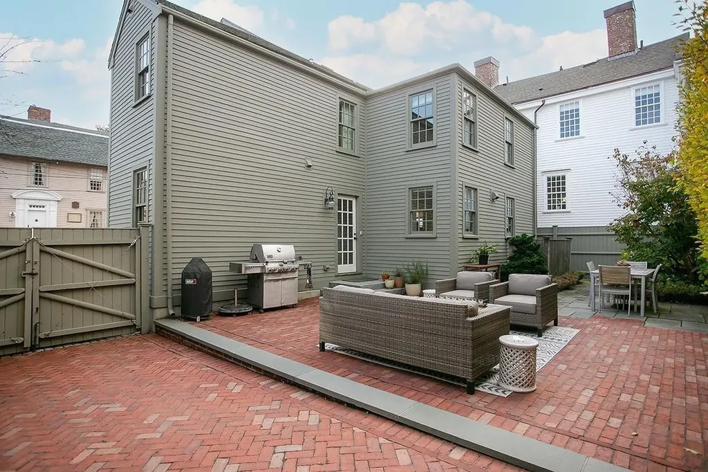 41 Elm Street Newport RI 02840