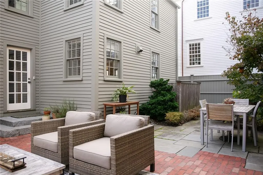 41 Elm Street Newport RI 02840