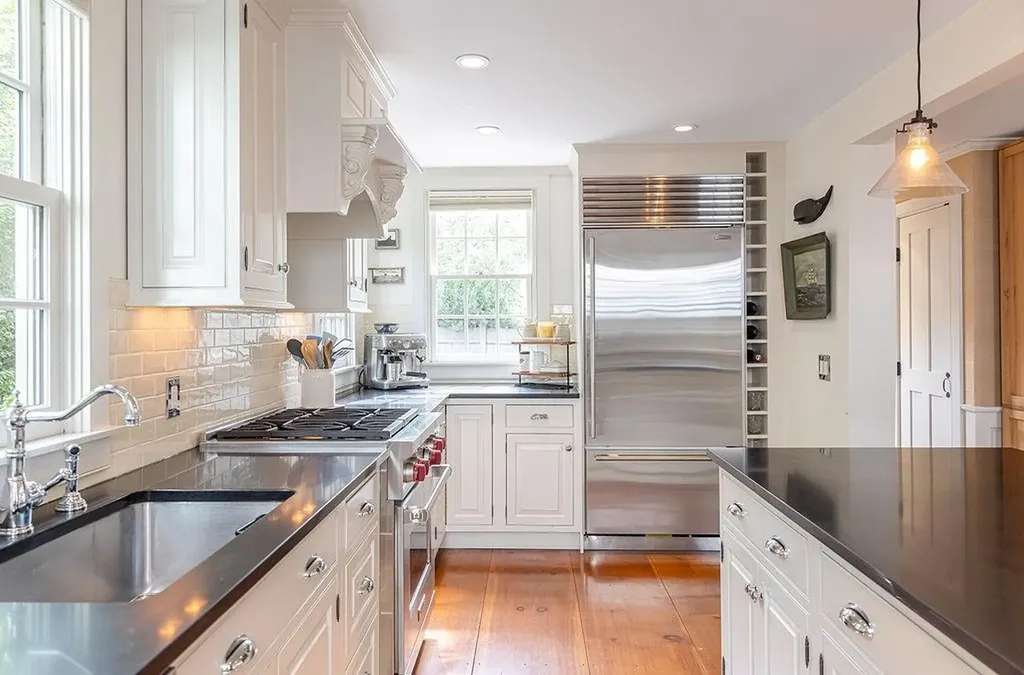 41 Elm Street Newport RI 02840
