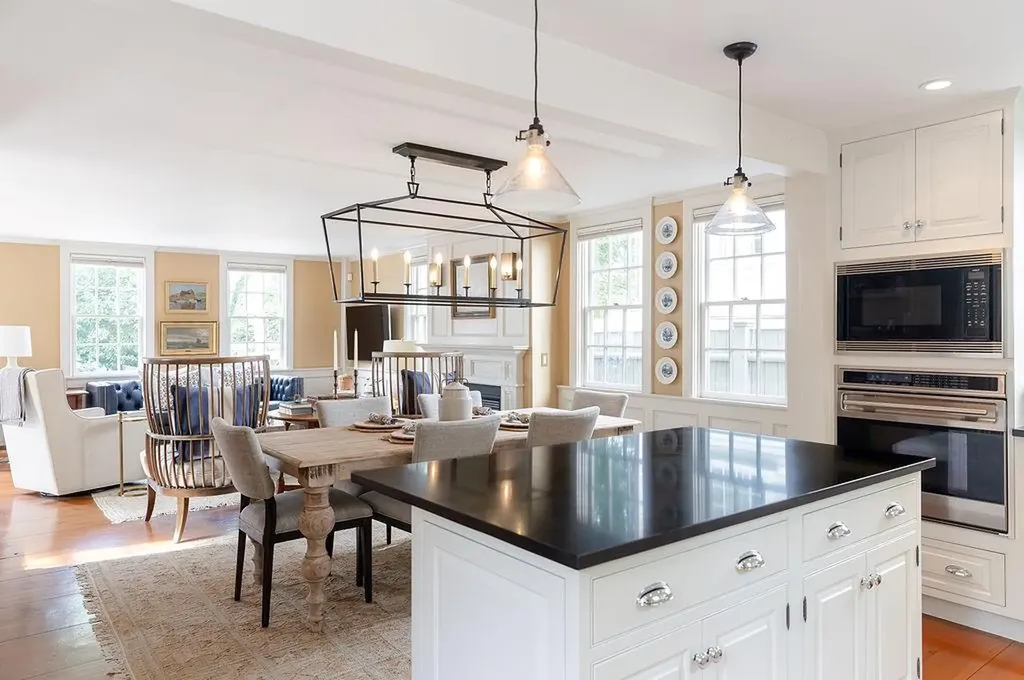 41 Elm Street Newport RI 02840