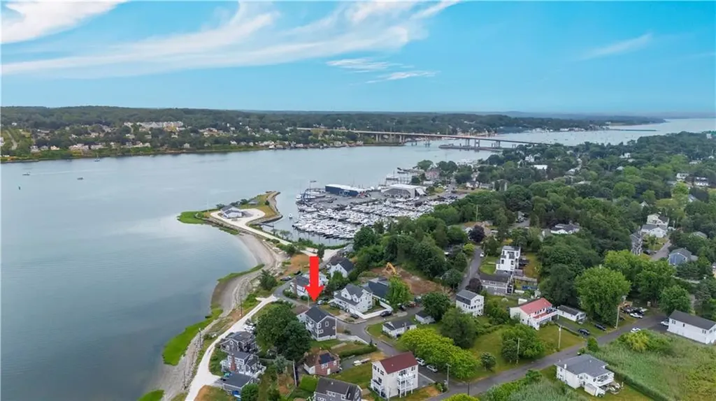 18 North Water Street Portsmouth RI 02871