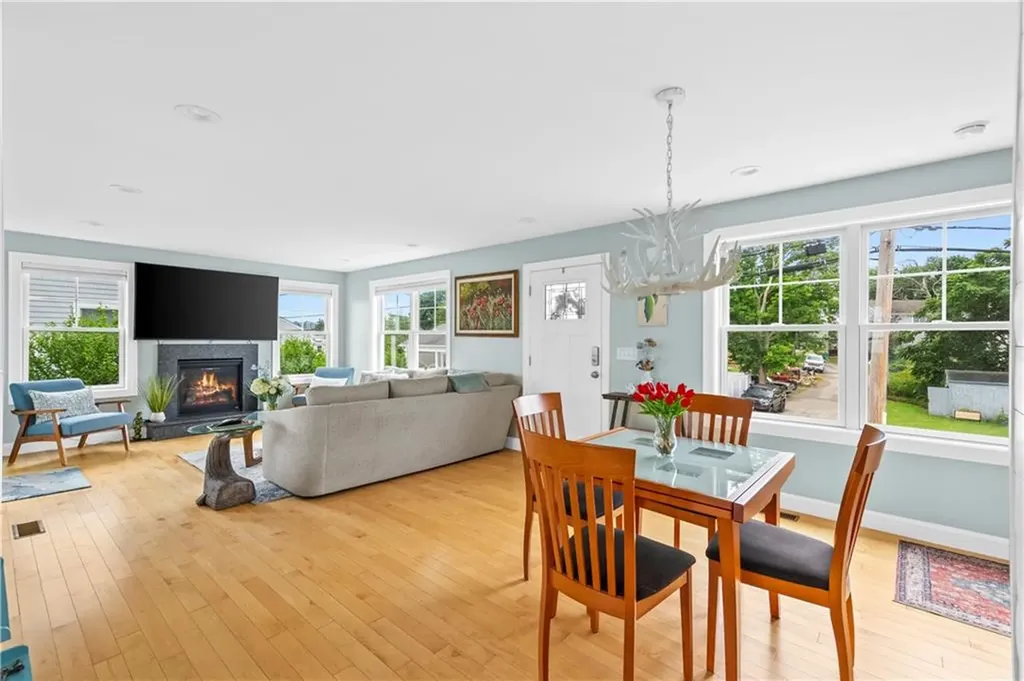 18 North Water Street Portsmouth RI 02871