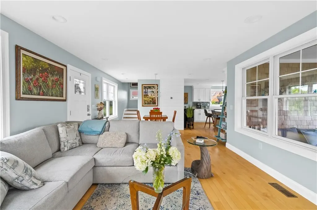 18 North Water Street Portsmouth RI 02871