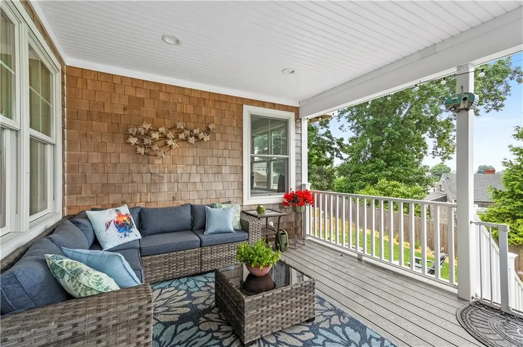 18 North Water Street Portsmouth RI 02871